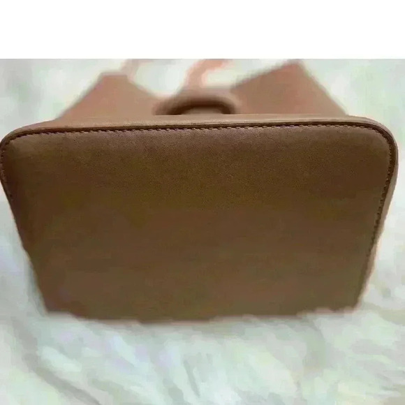 Fashionable Chain Handle Shoulder Bag Elegant Solid Color Leather Bucket Purse - Picture 10 of 16